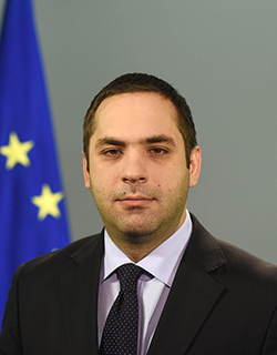 Емил Караниколов